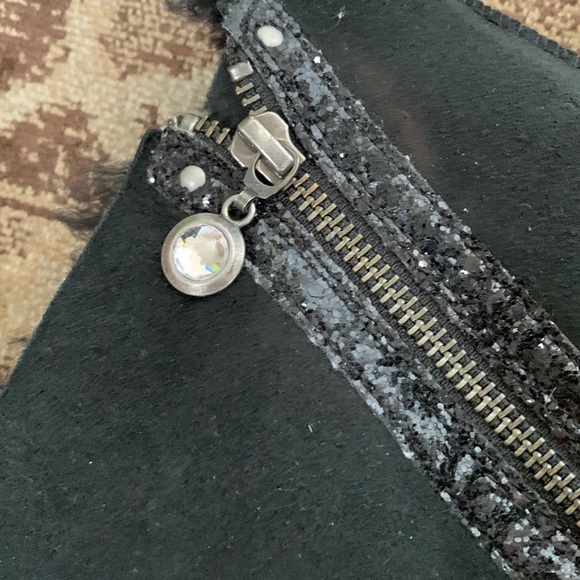 Ugg Australia Black Sheepskin Glitter Boots Size 10 - Picture 14 of 16